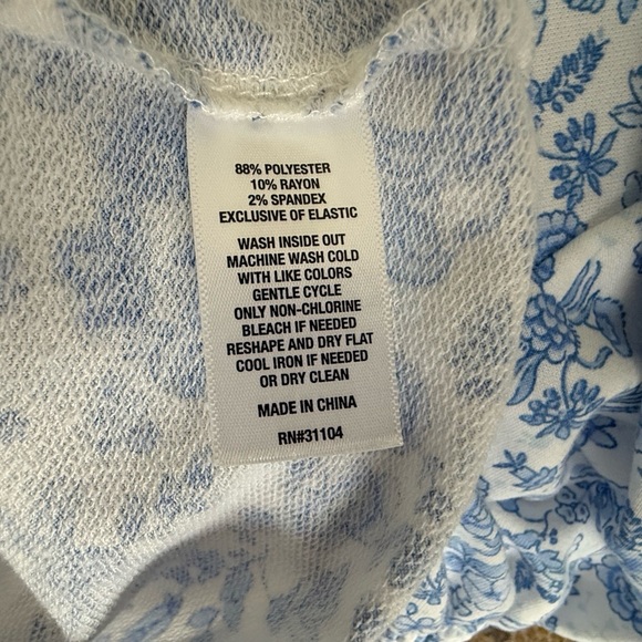 Crown & Ivy Blue and White Ruffled Short Sleeve Blouse - Picture 6 of 6